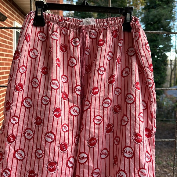 Coca-Cola Red Summer Pajama Spaghetti Strap Top V-Neck Wrinkle Material Jrs XL - Picture 9 of 16